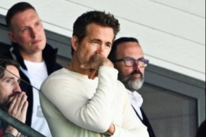 太陽報：菲爾-瓊斯觀看雷克瑟姆比賽，很可能是受雷諾茲邀請觀戰(zhàn)