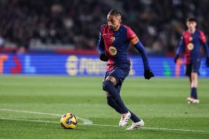 紀(jì)律嚴(yán)明！西媒：拉菲尼亞熱身訓(xùn)練遲到，被弗里克移出首發(fā)