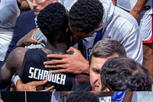 施羅德：對字母只有敬佩 跨國的球員互動對兩國籃球發(fā)展很有意義