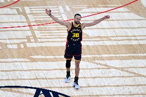 庫(kù)里：孩子們需要時(shí)刻準(zhǔn)備好迎接自己的時(shí)刻 這適用于所有難關(guān)