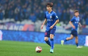 體壇：申花傷病問題已更加嚴重，謝鵬飛10月中旬才能回歸