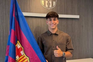 每體：弗里克將青訓小將哈維-埃斯帕特召入一線隊訓練