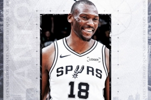 一年無(wú)保障合同！馬刺官方：球隊(duì)正式簽回中鋒比永博