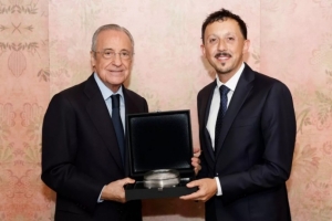 弗洛倫蒂諾賽前與馬賽主席會面，并向其贈送禮物