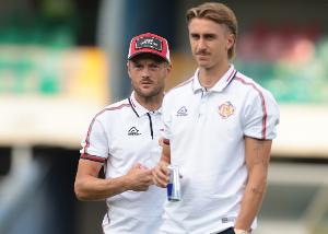 賽前三罐紅牛??38歲瓦爾迪上演意甲首秀，隊友模仿其賽前喝紅牛