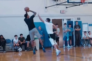 小賈巴里在5對5中展示射術(shù)！隊媒：看著像一個精英級別的射手了