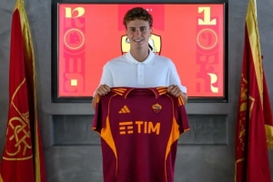 官方：羅馬與18歲青訓中場迪農齊奧續(xù)約至2027年，含續(xù)約1年條款