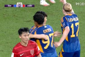 蓉城客場(chǎng)遭蔚山1-1扳平，防線被一腳打穿，嚴(yán)元相單刀兩連擊破門(mén)