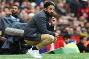 電訊報：四后衛(wèi)能解決阿莫林很多問題，應重用梅努、B費打前腰