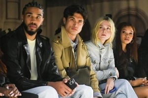 超模！塔圖姆地溝頭造型出席紐約時(shí)裝周 與艾麗-范寧等影星同框