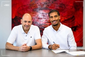 德媒：巴代表現(xiàn)出色并展現(xiàn)出領(lǐng)袖能力，獲得高層主帥隊友一致稱贊