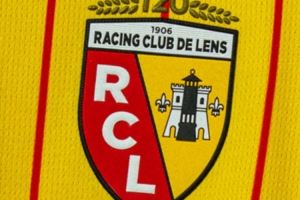 朗斯官方：客場(chǎng)球迷在巴黎主場(chǎng)遭不公待遇，俱樂部深表關(guān)切和不滿