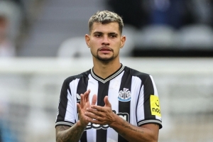 吉馬良斯選世界最佳球員無視伊薩克，遭球迷調(diào)侃：有人酸了??