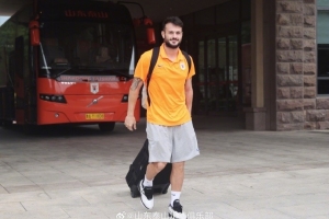 山東泰山隊啟程前往青島，準(zhǔn)備與青島海牛隊的中超聯(lián)賽