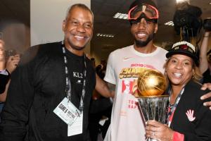 湖人今年價(jià)值100億！卡舅6年前曾開口要湖人的股份