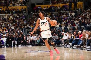 美記：活塞對(duì)艾維有信心 但消息人士表示他的情況很微妙