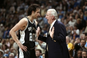 楊毅：吉諾比利為馬刺做出了巨大犧牲 不拿頂薪&甘當(dāng)?shù)诹颂珎ゴ? >
                                        </div>
                                    </div>
                                                                        <div   id=