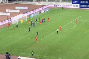 擴(kuò)大優(yōu)勢！盧永濤門前轉(zhuǎn)身抽射得手，河南2-0領(lǐng)先三鎮(zhèn)