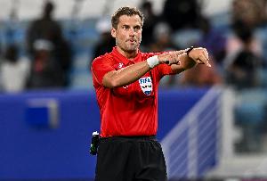 媒體人：執(zhí)法國安vs海港的洋哨亞歷山大-金，是木匠出身