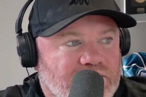 魯尼：警方曾當眾把我拉上警車索要簽名，我很生氣就拒絕了