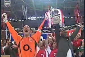 大衛(wèi)-希曼迎來62歲生日，阿森納送祝福：生日快樂！