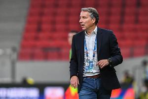 記者：哈維爾帶國足起碼不會比伊萬差 進攻能進前場射門就是能耐