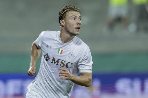 霍伊倫：客戰(zhàn)曼城本就很難十人應(yīng)戰(zhàn)更難 德布勞內(nèi)理解教練決定