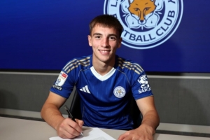 官方：萊斯特城與24歲后衛(wèi)盧克-托馬斯續(xù)約至2029年