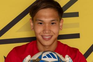 英雄出少年！18歲哈薩克門將歐冠首秀撲點 這才是他第2場成年比賽