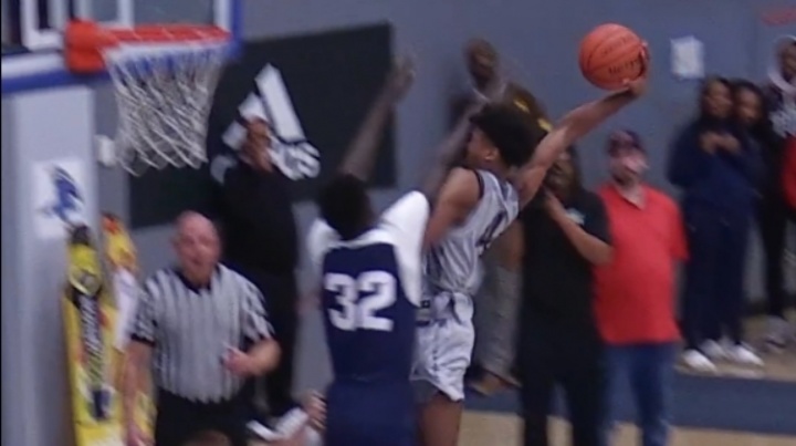 在太陽能否打出來？美媒曬杰倫-格林高中炸裂隔扣視頻 身體是真好