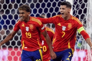 西媒：西班牙參加2026世界杯主場(chǎng)球衣可能已經(jīng)出爐，傳統(tǒng)紅衣藍(lán)褲