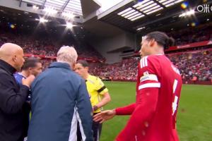 莫耶斯賽后找到裁判表達(dá)不滿，格拉利什也來(lái)抗議被皮克福德推走