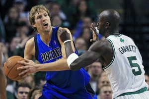 KG和司機(jī)誰(shuí)更強(qiáng)？楊毅：類(lèi)型不同 加內(nèi)特防守更厲害&司機(jī)進(jìn)攻更強(qiáng)