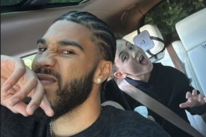 今天當(dāng)奶爸！塔圖姆曬父子自拍 和小Deuce一起擺鬼臉