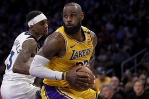 詹姆斯防守差？肯揚-馬丁：如果我足夠聰明 那就無需過于賣力