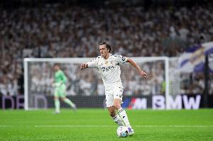 馬卡：卡雷拉斯場(chǎng)均完成46.2次傳球，是五大聯(lián)賽排名第二的左后衛(wèi)