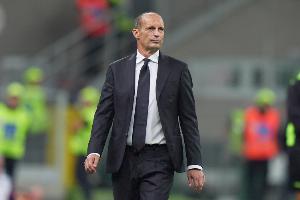 記者：阿萊格里對米蘭球員的防守站位不滿，所以3-0后仍然發(fā)火