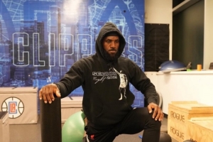 前球員：詹姆斯太自戀了必須一直被關(guān)注 從不在輸球時承擔(dān)責(zé)任