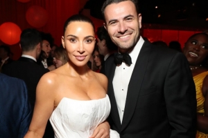 和阿湯哥卡戴珊共事！太陽報：好萊塢制片人溫斯頓加入槍手董事會