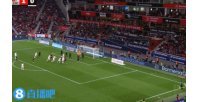 藥廠遭補(bǔ)時(shí)絕平！塔巴科維奇頭球破門，門興1-1勒沃庫森