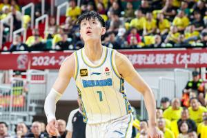 雙向名額還剩一個！網(wǎng)媒：曾凡博將簽署Exhibit 10而非雙向合同