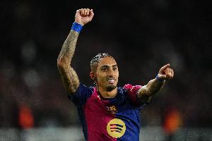 2025年拉菲尼亞各項(xiàng)賽事助攻16次，五大聯(lián)賽球員僅次于巴爾科拉