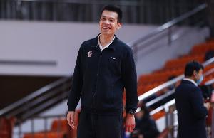 解立彬：球隊本賽季表現(xiàn)頑強 凝聚力&防守是連冠關(guān)鍵