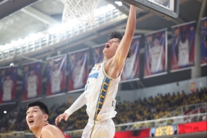 曾凡博腰部傷病的恢復(fù)情況良好 他跟籃網(wǎng)訓(xùn)練后得到了不錯(cuò)的評(píng)價(jià)