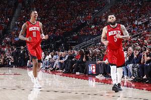 火記：要瘋搶前板了 預(yù)計(jì)小賈+DFS會補(bǔ)充首發(fā)陣容 續(xù)約泰特很關(guān)鍵