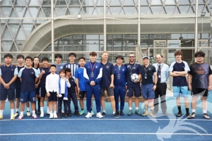 三鎮(zhèn)進(jìn)校園｜走進(jìn)愛(ài)莎學(xué)校 播種綠茵夢(mèng)想