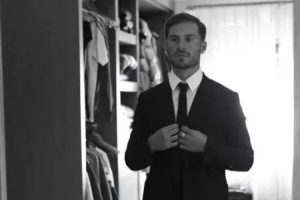 英媒：麥卡利斯特未能參加金球頒獎典禮可能是去陪產(chǎn)