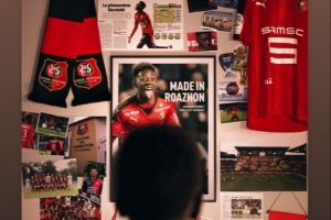 同隊(duì)青訓(xùn)！卡馬文加轉(zhuǎn)發(fā)雷恩海報祝賀登貝萊獲金球獎