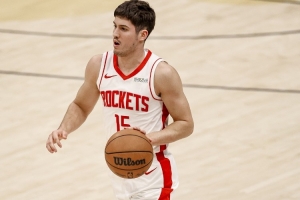 火媒：謝潑德剛2年級難以擔當爭冠球隊的全職控衛(wèi) 阿門頂上更合適