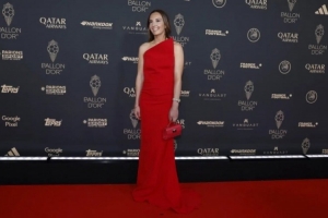 皇馬唯一出席頒獎典禮的球員是卡羅琳-威爾，她排名金球獎第30位